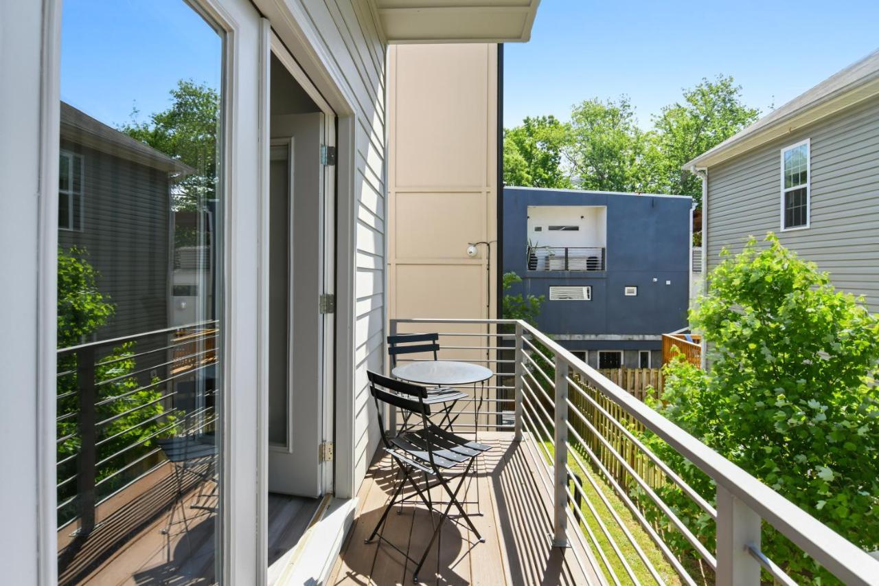 The Red Door - Ultra Modern Atlanta Home - Designedbydom Extérieur photo
